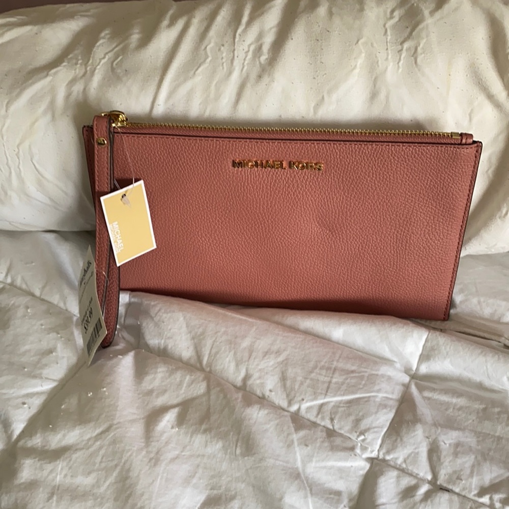 Michael Kors NEW W/TAGS handheld pocketbook